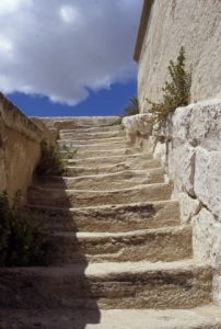 Escalier de pierres, Venasque