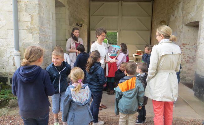 Abbaye-Pentecote 2016-Regroupement des enfants avant leurs activités