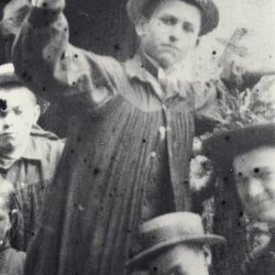 Henri Grialou en 1908 à Graves, avec sa classe de 3ème / With his class / Enrique Grialou en 1908 en Graves, con sus compañeros de clase